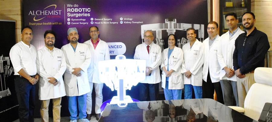 Robotic Surgery Da Vinci Surgical System Minimally Invasive Surgery Laparoscopic Surgery General Surgery Kidney Transplant Prostatectomy Dr. Paramjit Singh Maan Dr. Harsh Garg Dr. Rohit Bansal Dr. Mukesh Goyal Dr. Neeraj Goyal Medical Technology Precision Surgery 3D Visualization in Surgery