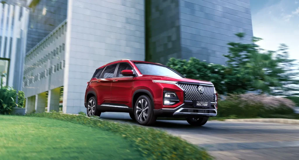 MG Hector Plus अब सिर्फ ₹17.50 लाख में – 6 से 7 सीटर आराम, वायरलेस चार्जिंग और 360 डिग्री कैमरा के साथ।