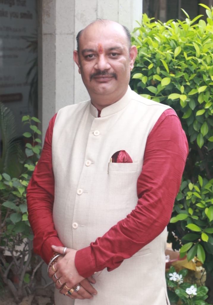 बिना तोड़-फोड़ के वास्तु उपायों से संभव है संतुलन, शांति और सफलता — वास्तु विशेषज्ञ विराज वाधवा``